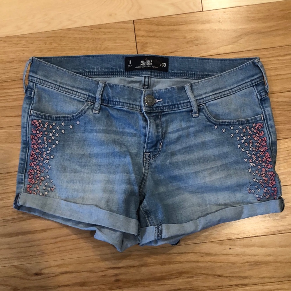 Hollister Midi Short 4” length size 11/30